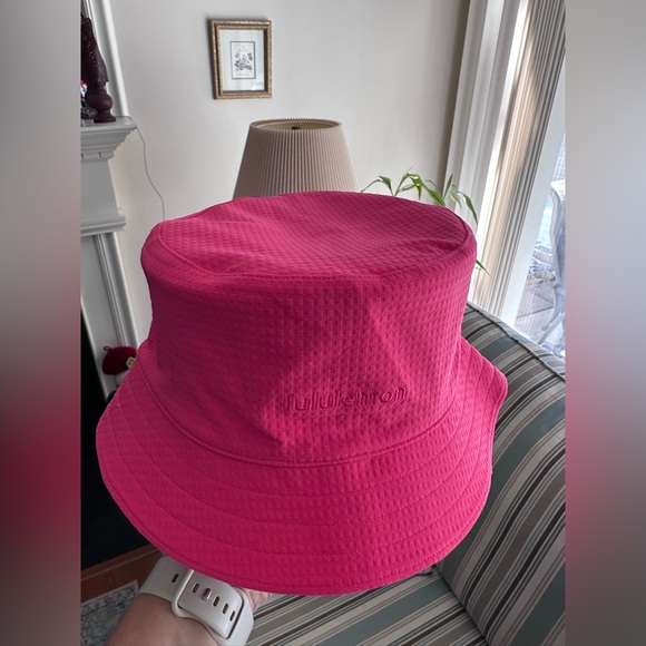 lululemon athletica Accessories - Lululemon Reversible pink/white Bucket Hat